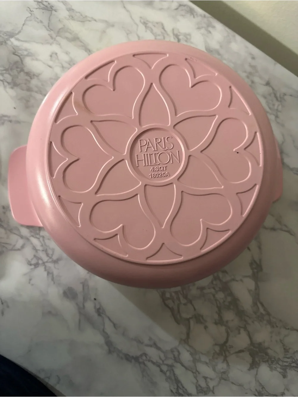 Paris Hilton Pink Dutch Oven with Lid - 4.3 Quart